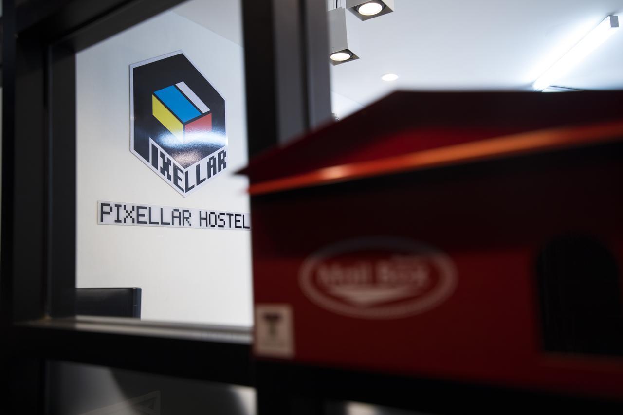 Pixellar Hostel Bangkok Buitenkant foto