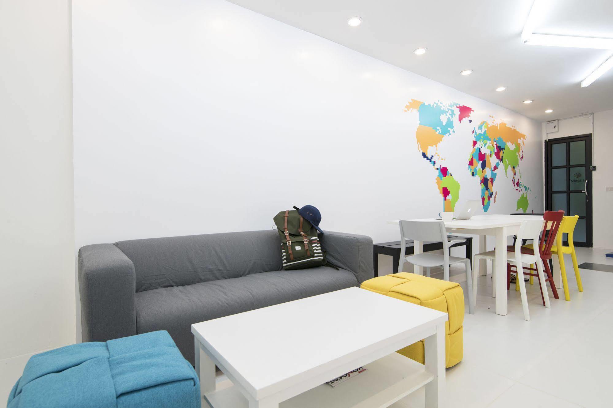 Pixellar Hostel Bangkok Buitenkant foto