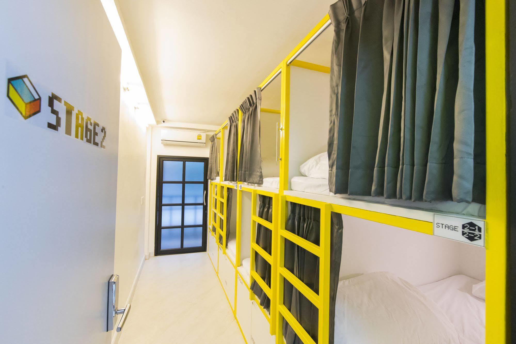 Pixellar Hostel Bangkok Buitenkant foto